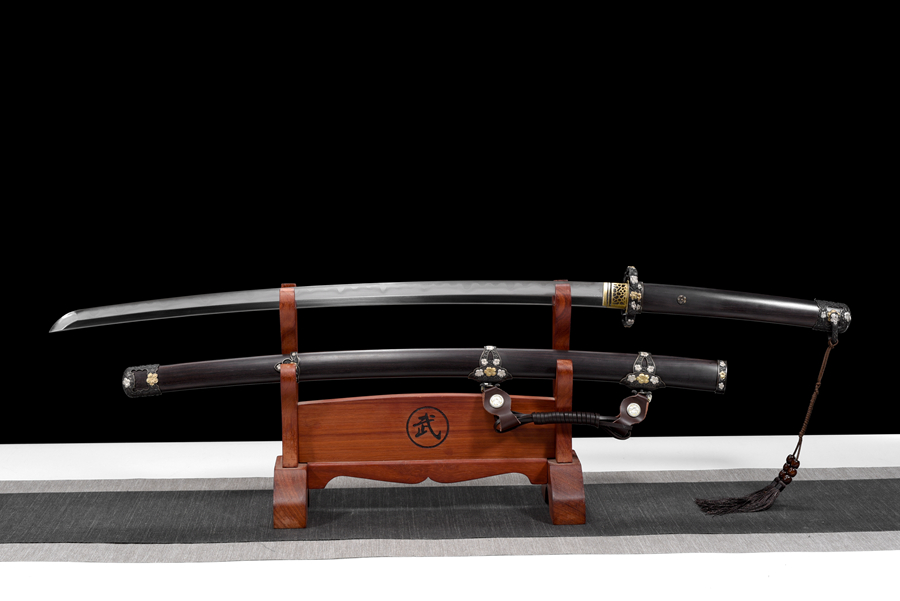 三色铜“青龙刀盘”武士刀（黑檀