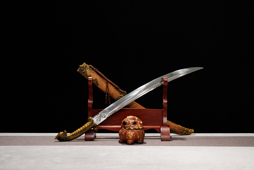 三色铜“青龙刀盘”武士刀（黑檀